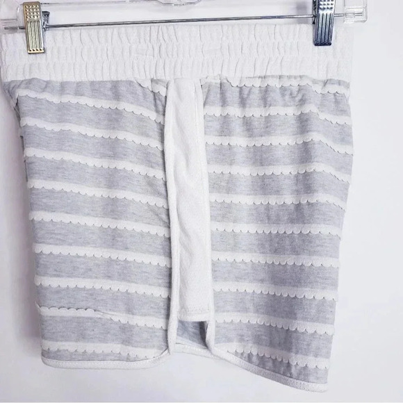 Bcbgeneretion Shorts Scallop Detail Heathered Gray White Elastic Waist - Picture 6 of 12